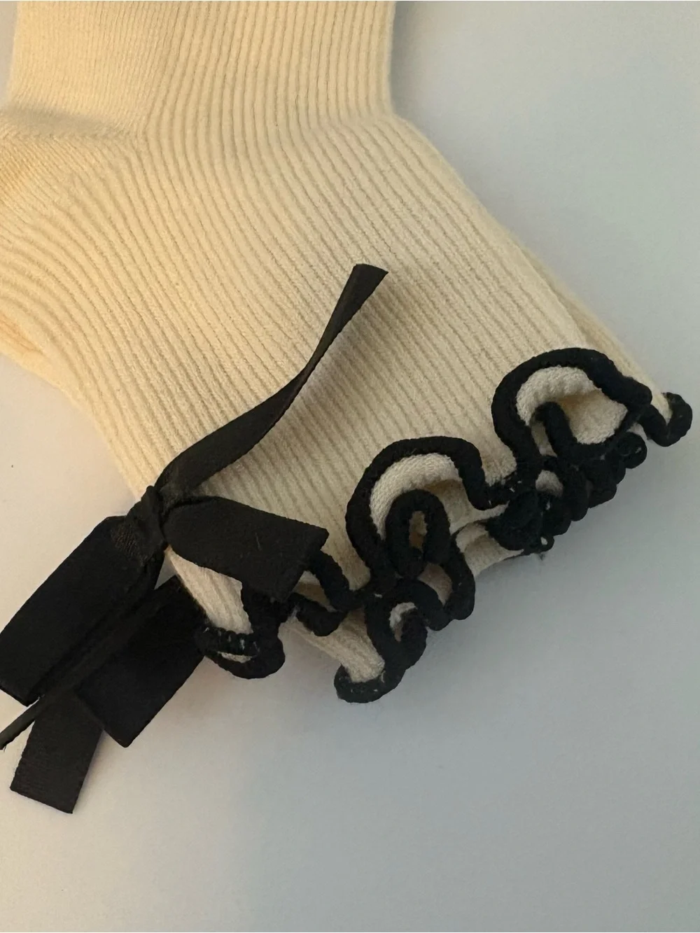 Princess Polly lanter socks in cream and black NEW one size